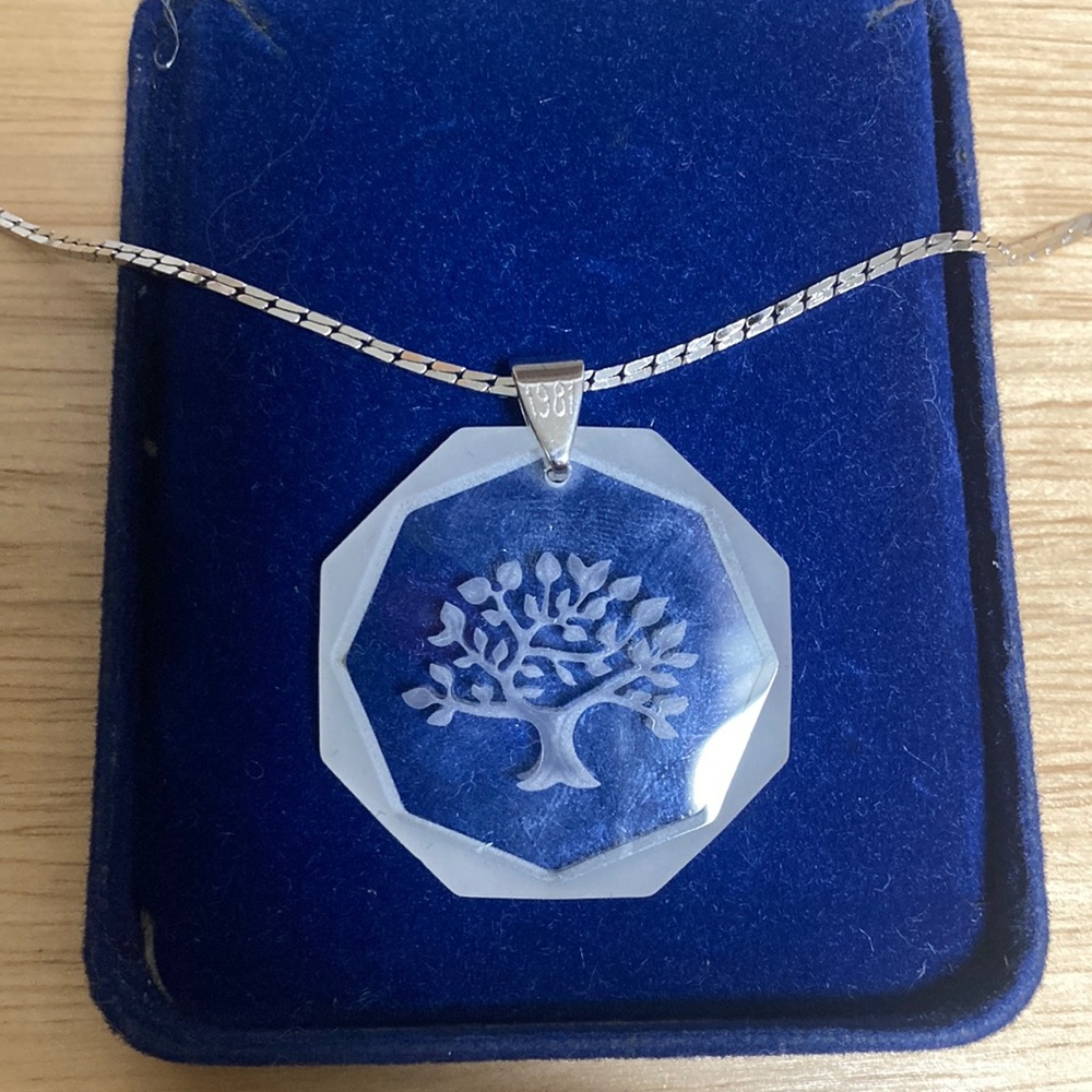 Vintage 1981 Avon Tree of Life Pendant